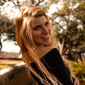 Meet your Posher, Elyse